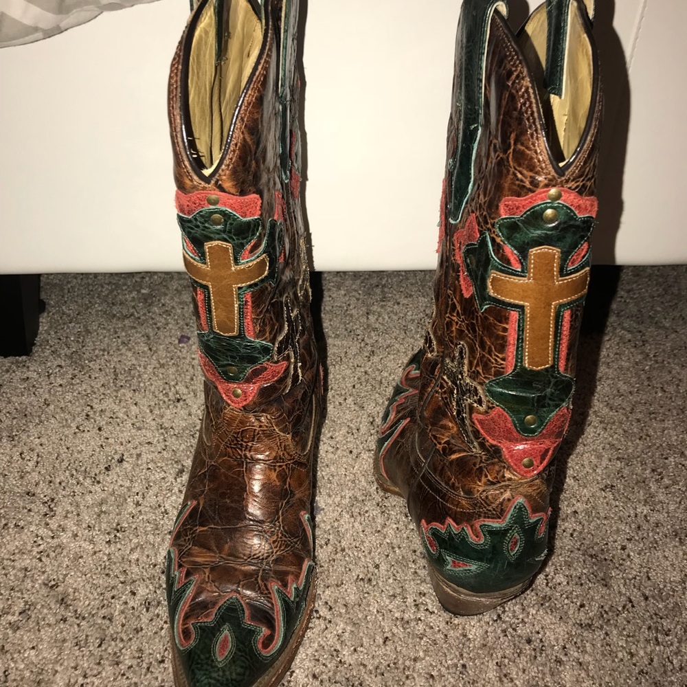 Coral boots